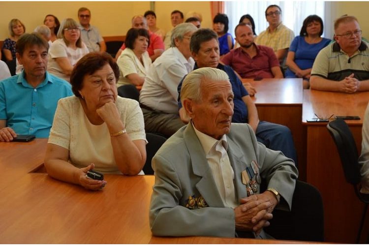 У міській раді Кропивницького з професійним святом вітали працівників будівельної галузі